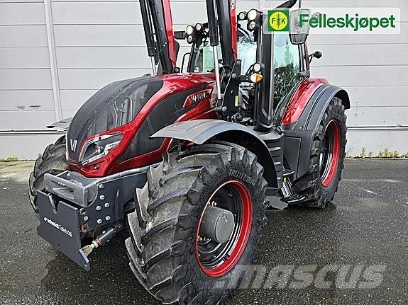 Valtra T235 トラクター