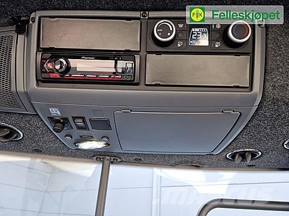 Valtra T235 トラクター