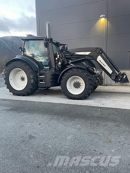 Valtra T235 Direct トラクター
