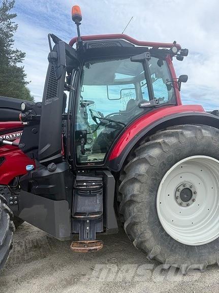 Valtra T254V トラクター