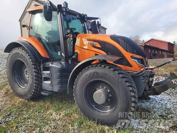 Valtra T255 トラクター