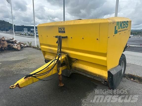 Vama  その他道路と除雪の機械