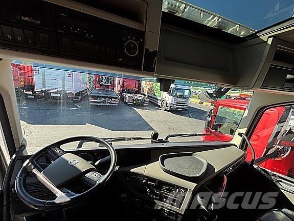 Volvo  ケーブルリフト着脱式トラック