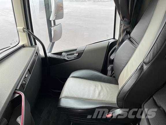 Volvo FH540 6x4 ダンプ