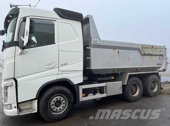 Volvo FH540 6x4 ダンプ