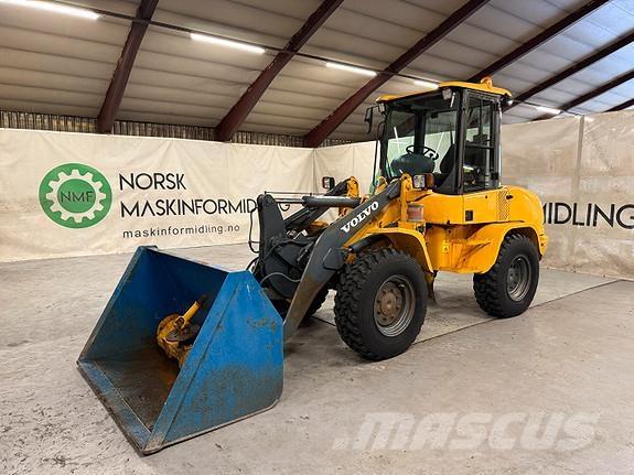 Volvo L30B ホイールローダー・タイヤショベル