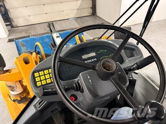 Volvo L30B ホイールローダー・タイヤショベル