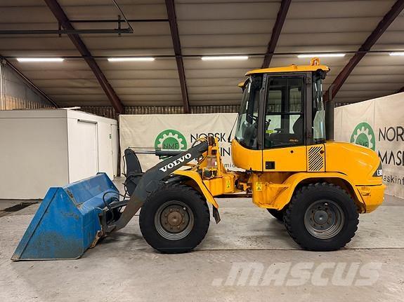 Volvo L30B ホイールローダー・タイヤショベル