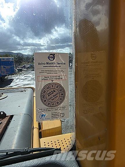 Volvo L90E ホイールローダー・タイヤショベル