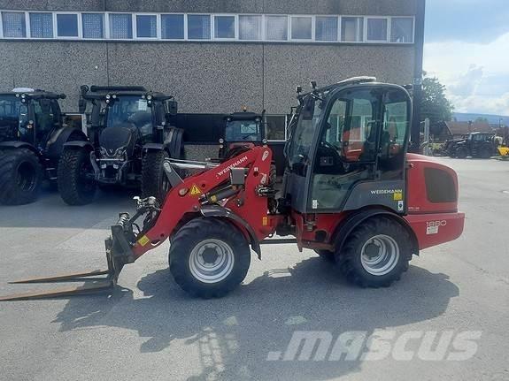 Weidemann 1880 スキッドステアローダー