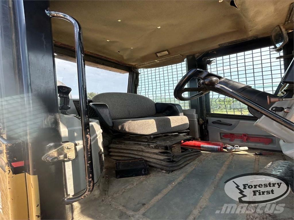 CAT 525B スキッダー