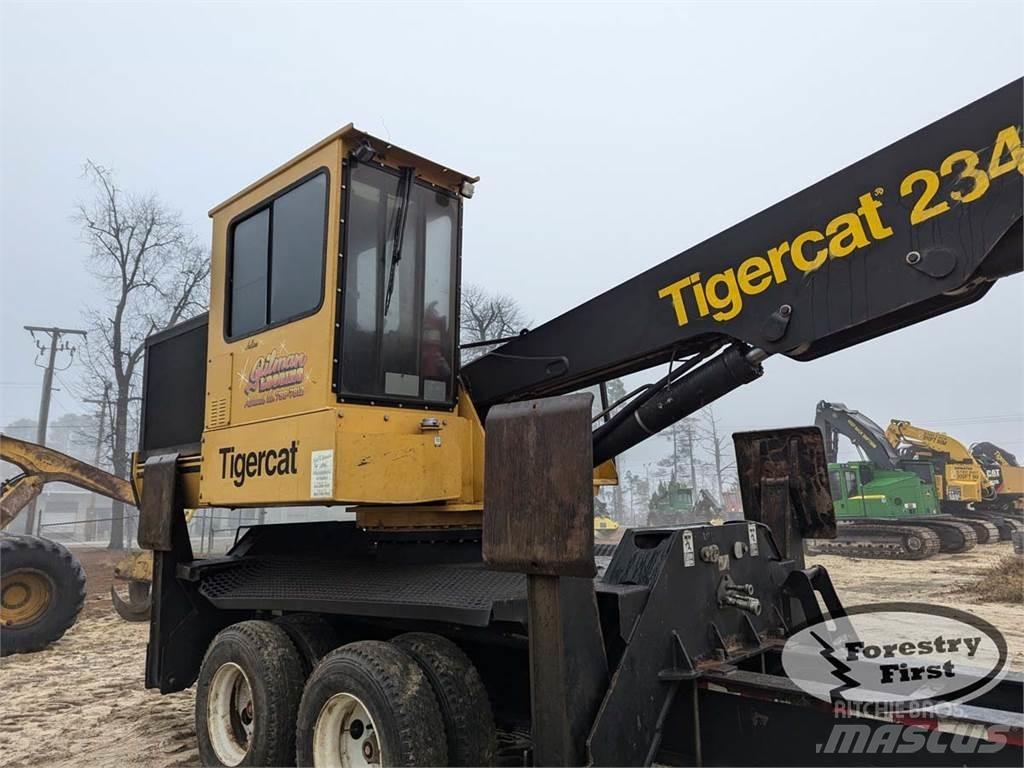 Tigercat 234 ナックルブームローダー