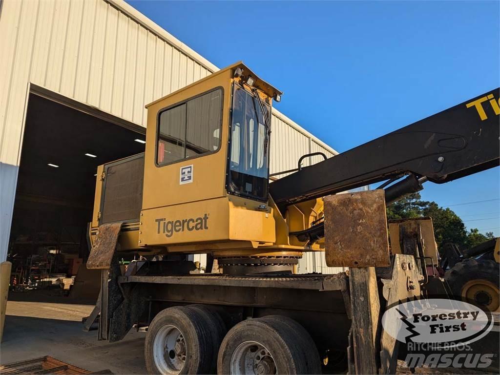 Tigercat 234B ナックルブームローダー