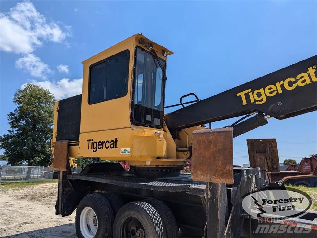 Tigercat 234B ナックルブームローダー