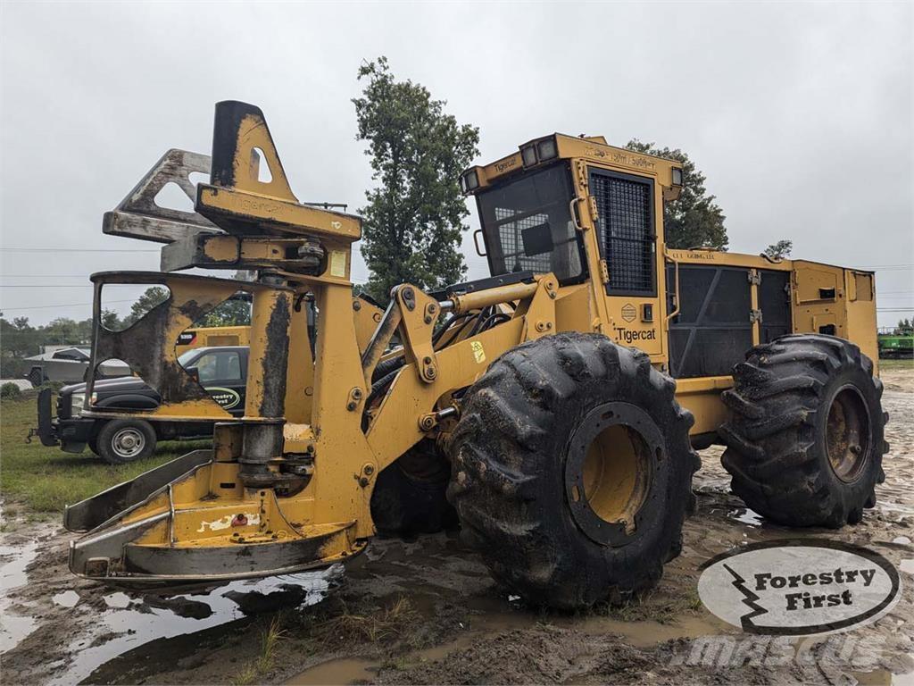 Tigercat 724G フェラーバンチャー