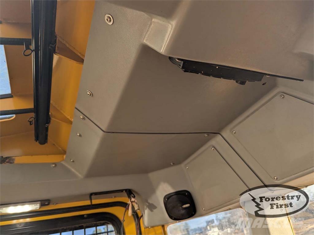 Tigercat 724G フェラーバンチャー