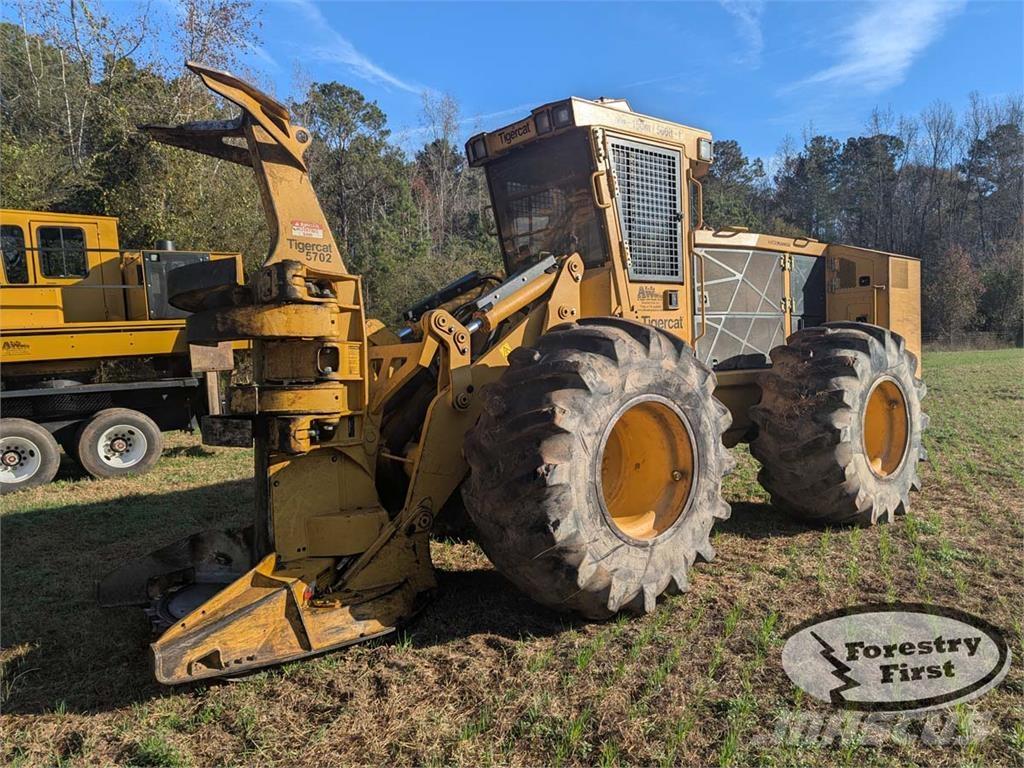 Tigercat 724G フェラーバンチャー