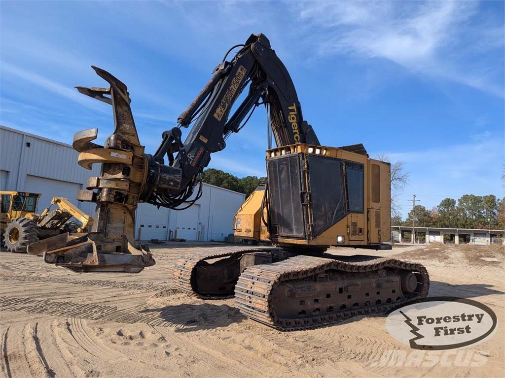 Tigercat 822D フェラーバンチャー