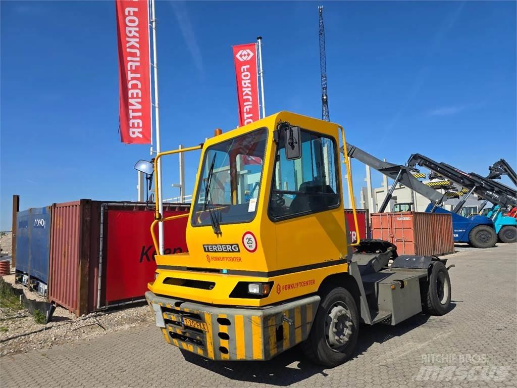 Terberg YT182 ターミナルトラクター
