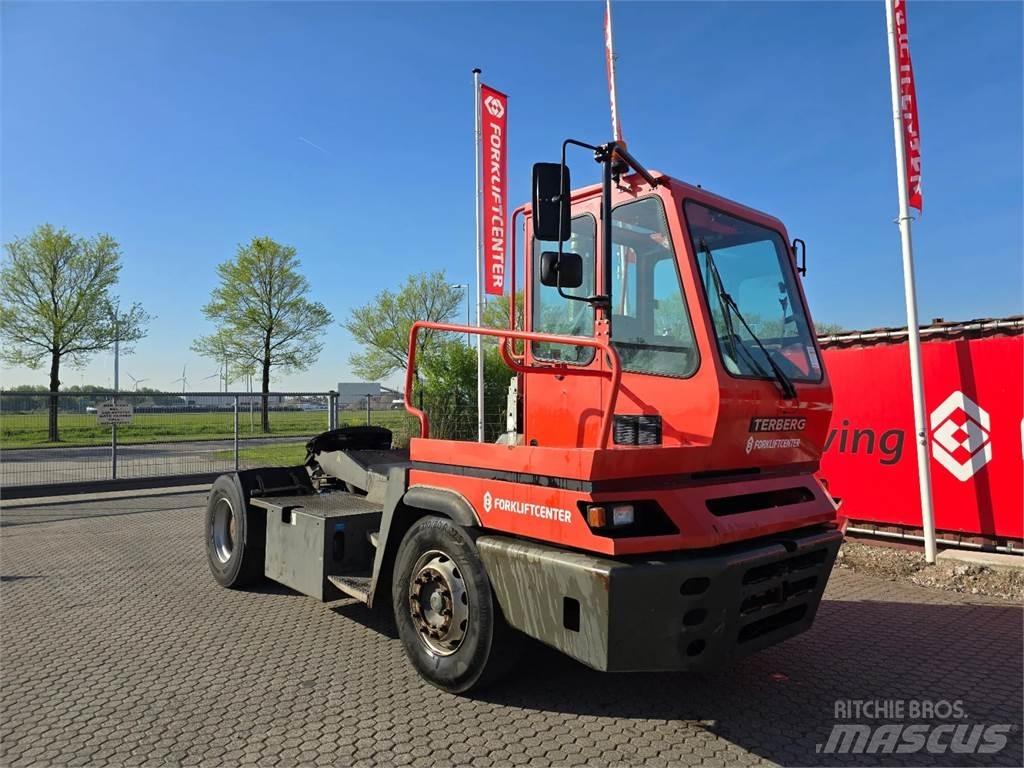 Terberg YT182 ターミナルトラクター
