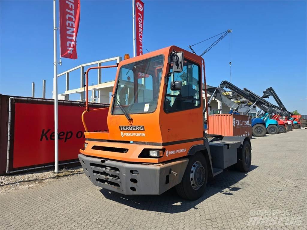 Terberg YT182 ターミナルトラクター