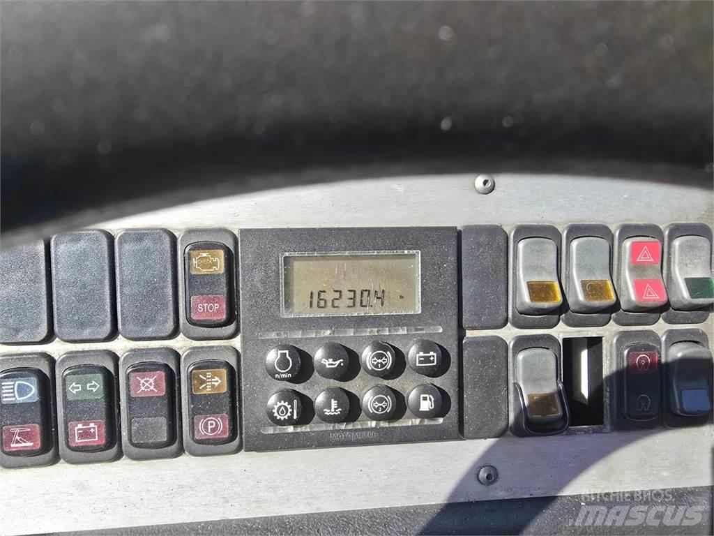 Terberg YT182 ターミナルトラクター