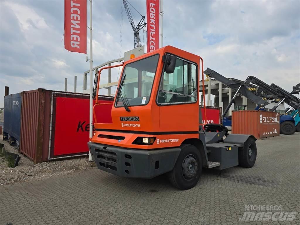 Terberg YT182 ターミナルトラクター