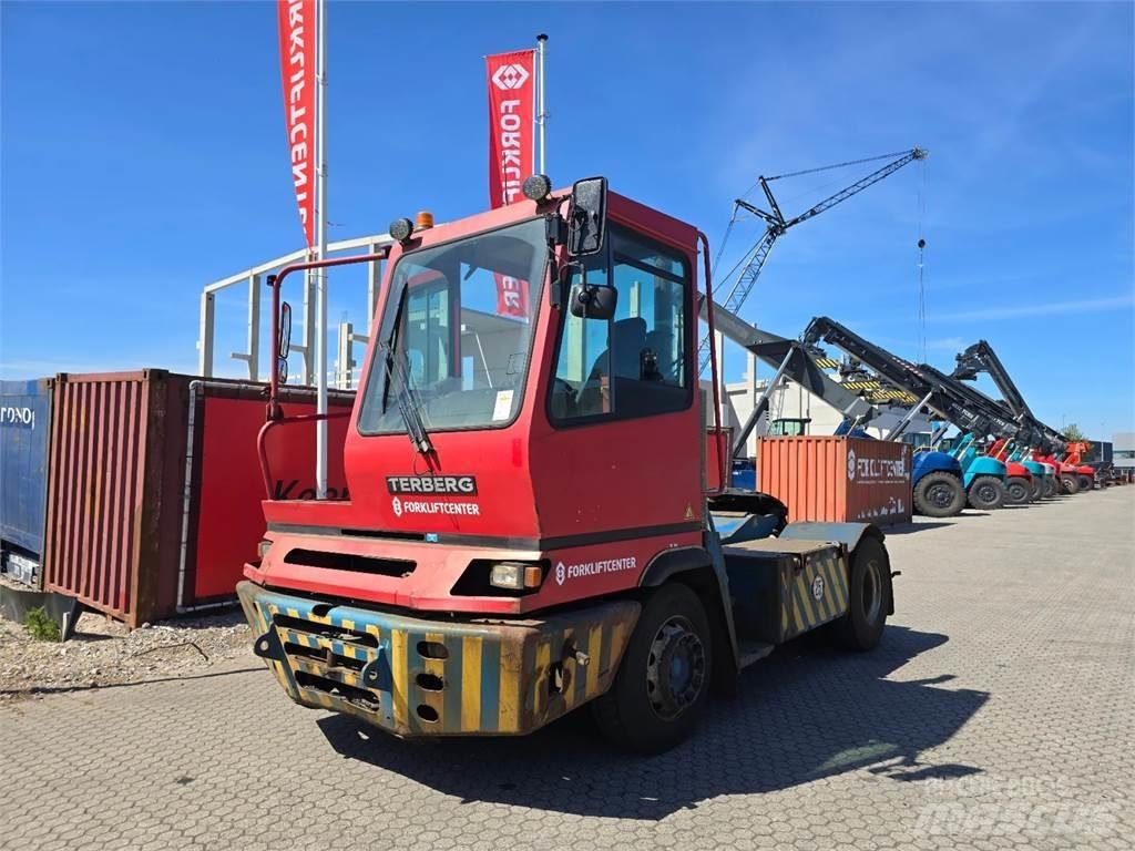 Terberg YT222 ターミナルトラクター