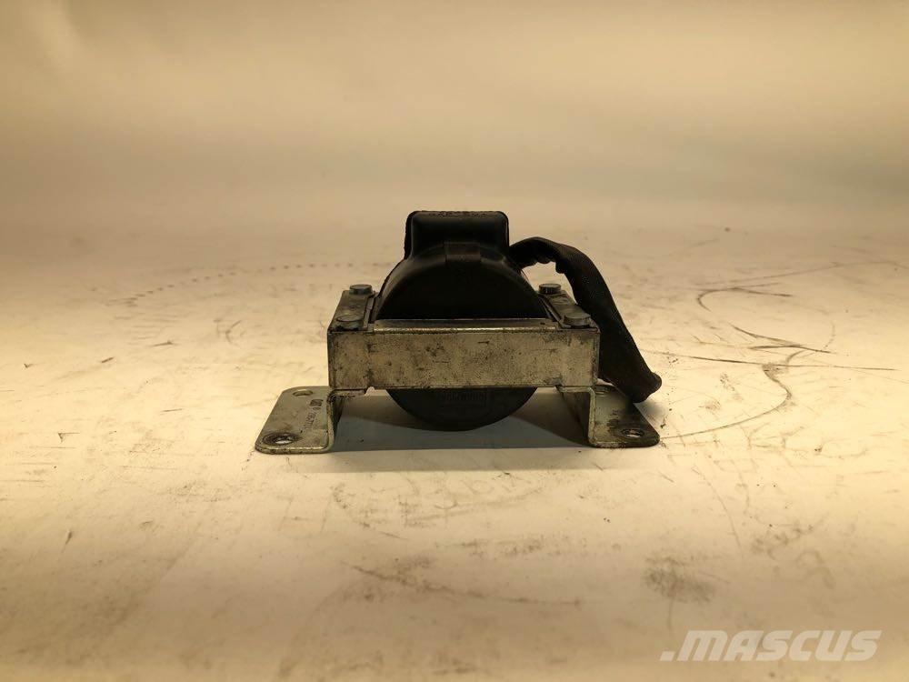 CAT C15 トラック・トレーラー - 　その他