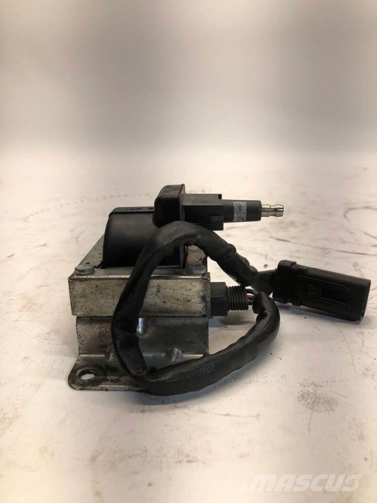 CAT C15 トラック・トレーラー - 　その他