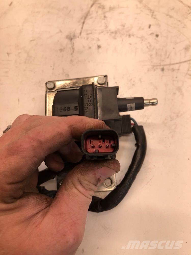 CAT C15 トラック・トレーラー - 　その他