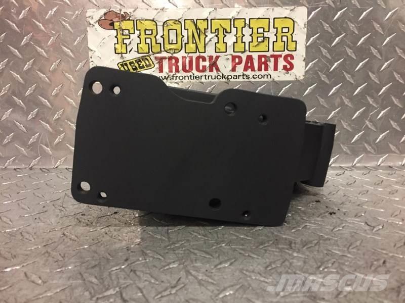 CAT C15 トラック・トレーラー - 　その他