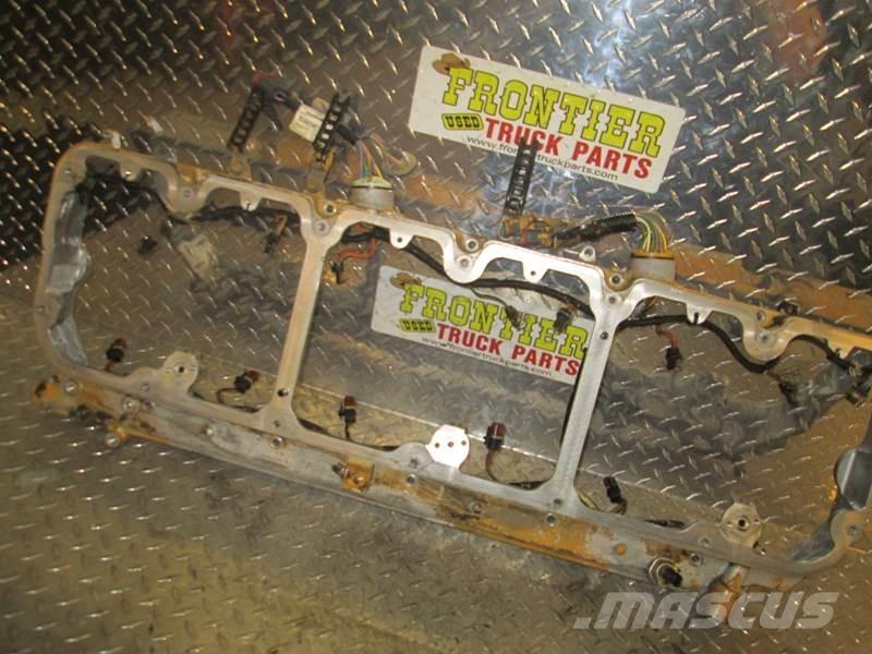 CAT C15 トラック・トレーラー - 　その他