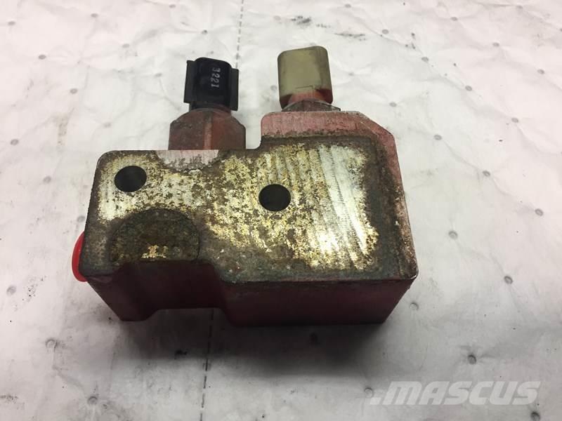 Cummins  トラック・トレーラー - 　その他