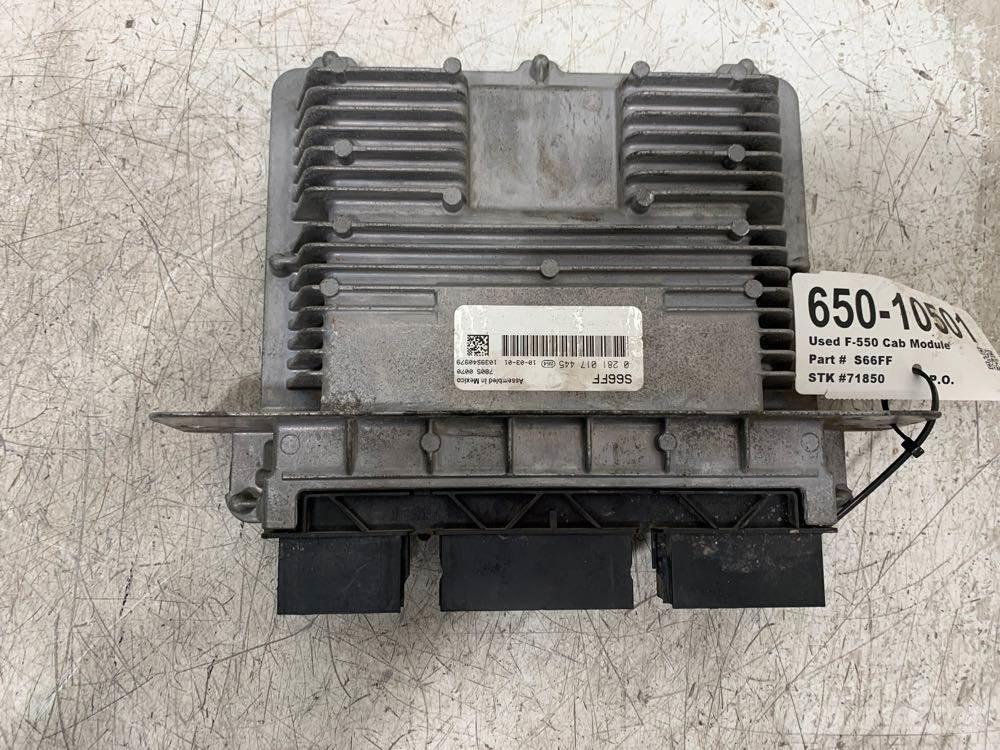 Ford F-550 キャビン及び内装