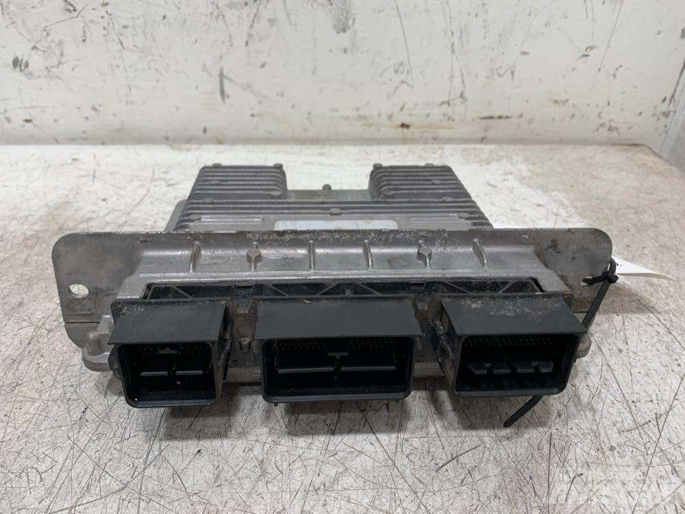 Ford F-550 キャビン及び内装