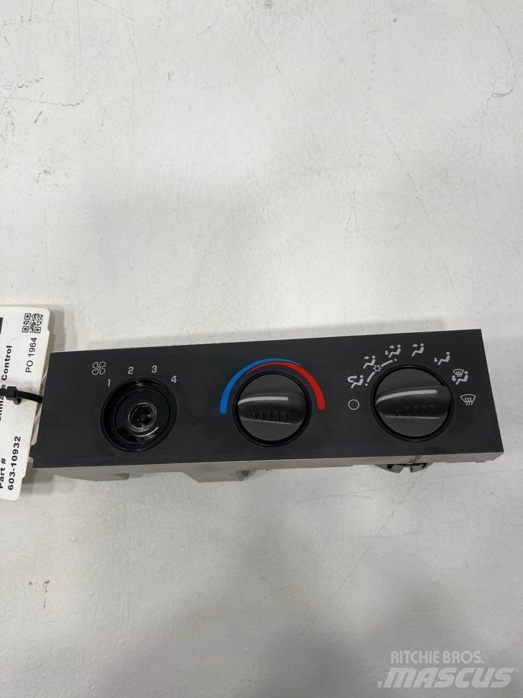 GMC C6500 電子機器
