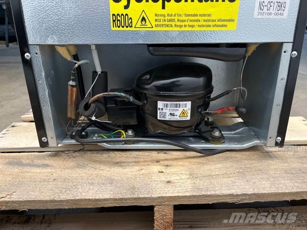  Insignia 電子機器