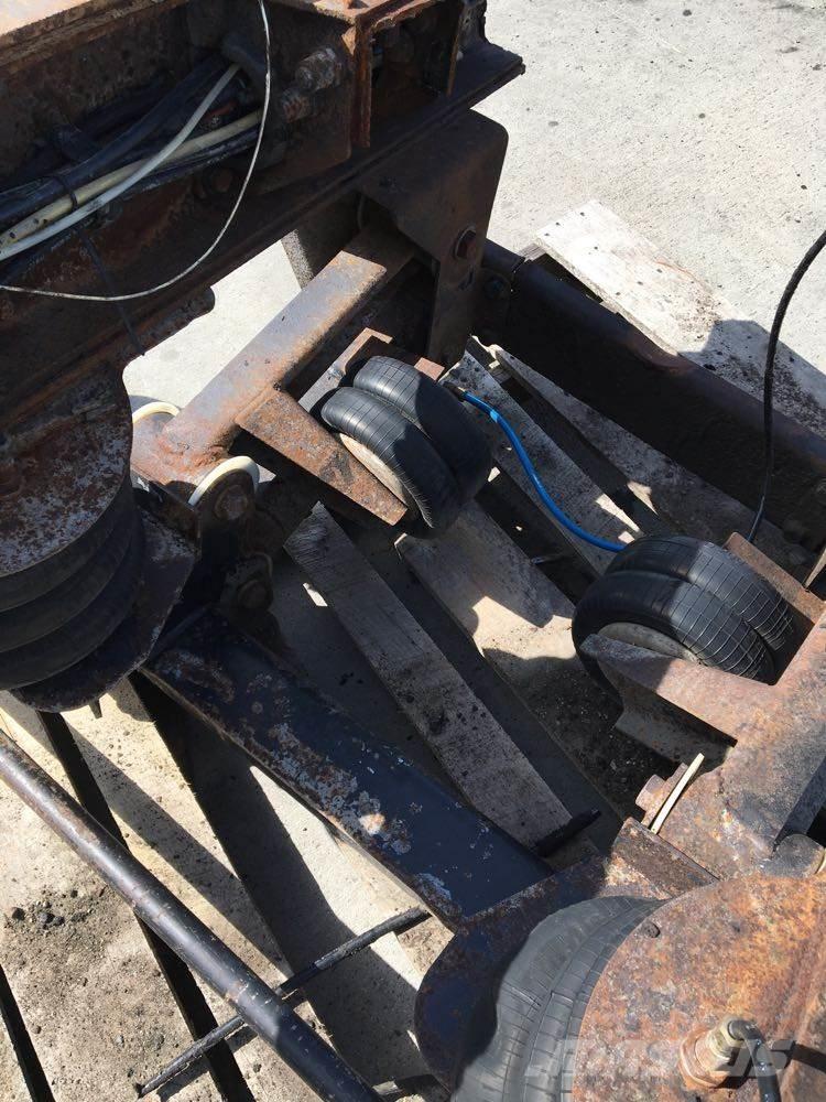  Lift Axle アクスル