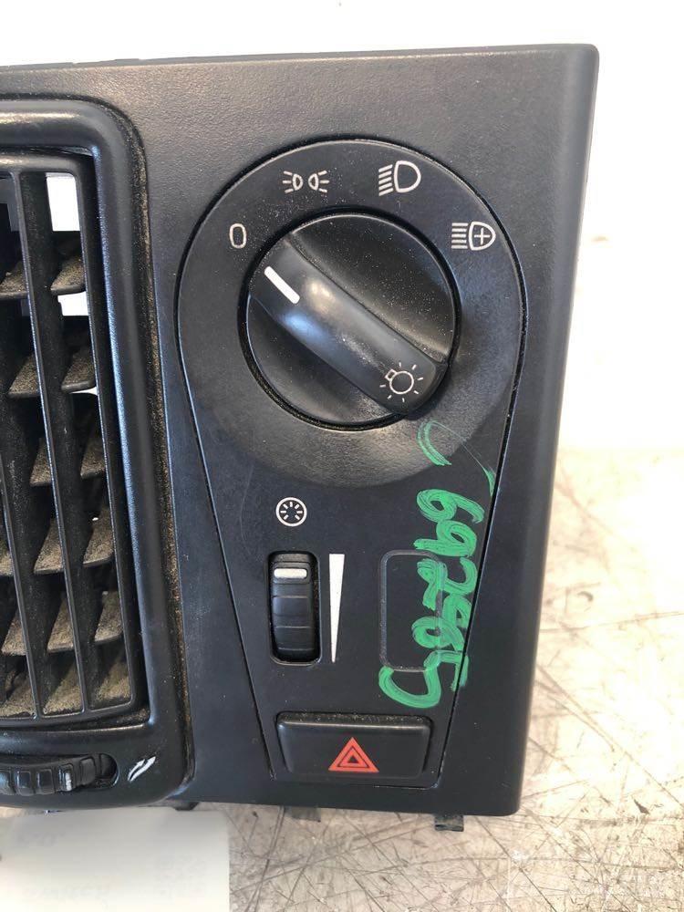 Volvo VNL 電子機器