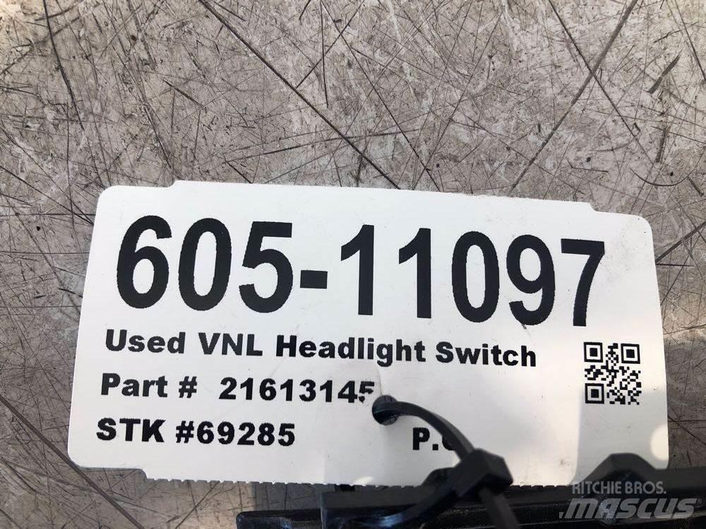 Volvo VNL 電子機器