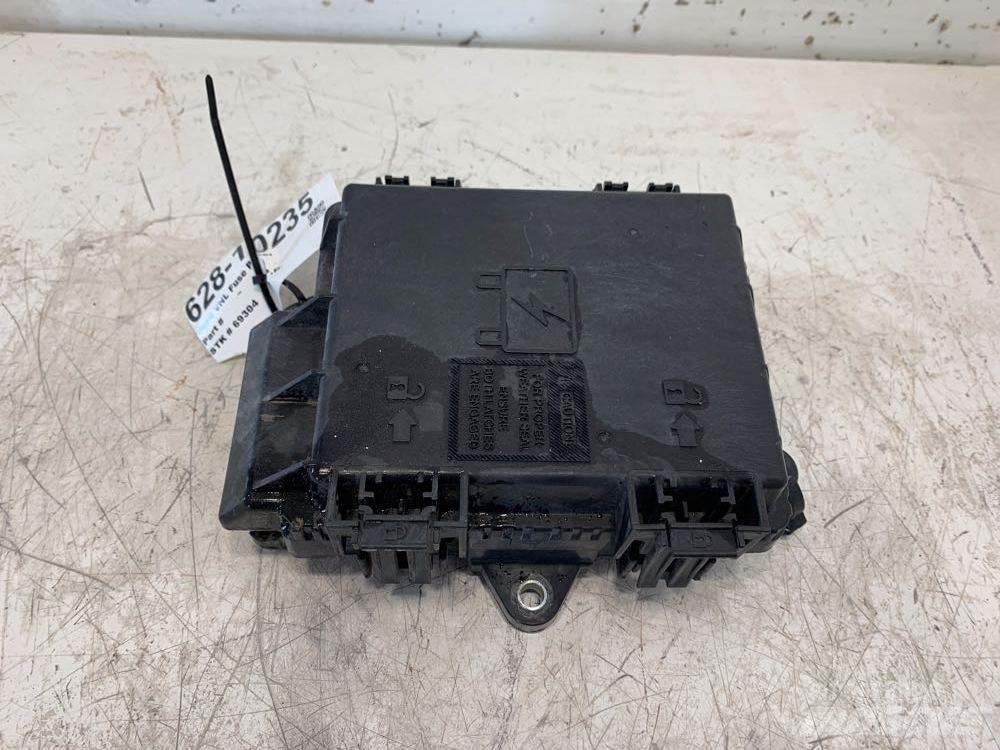 Volvo VNL 電子機器