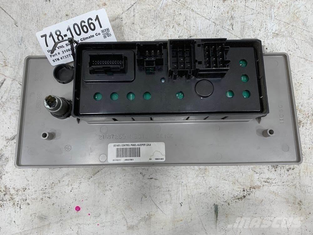 Volvo VNL 電子機器
