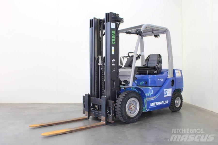 Cesab M 325 D ディーゼル・軽油