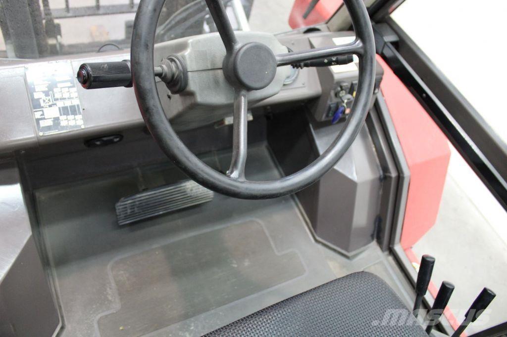 Manitou M 30-4 ラフターテレントラック