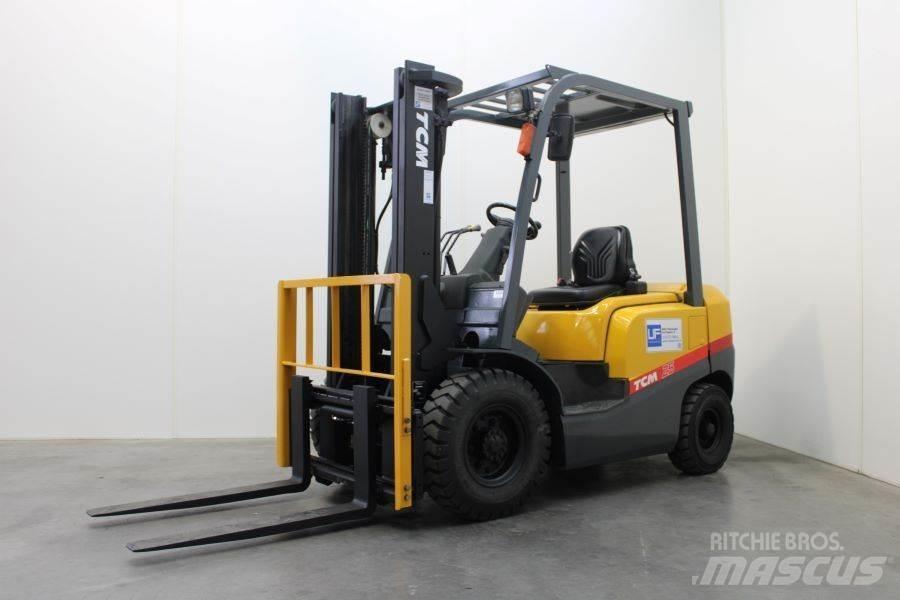 TCM FD 25 T 3 ディーゼル・軽油