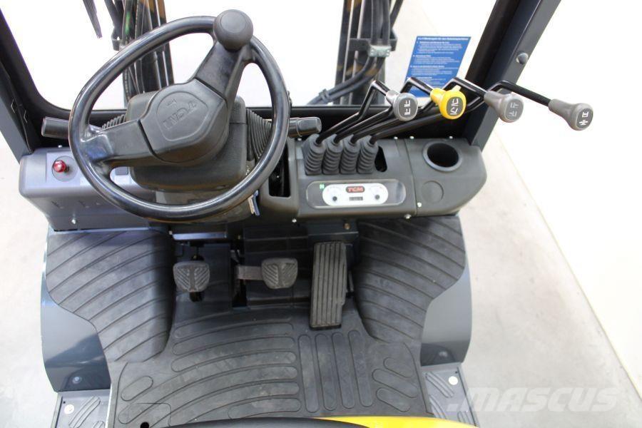 TCM FD 25 T 3 ディーゼル・軽油