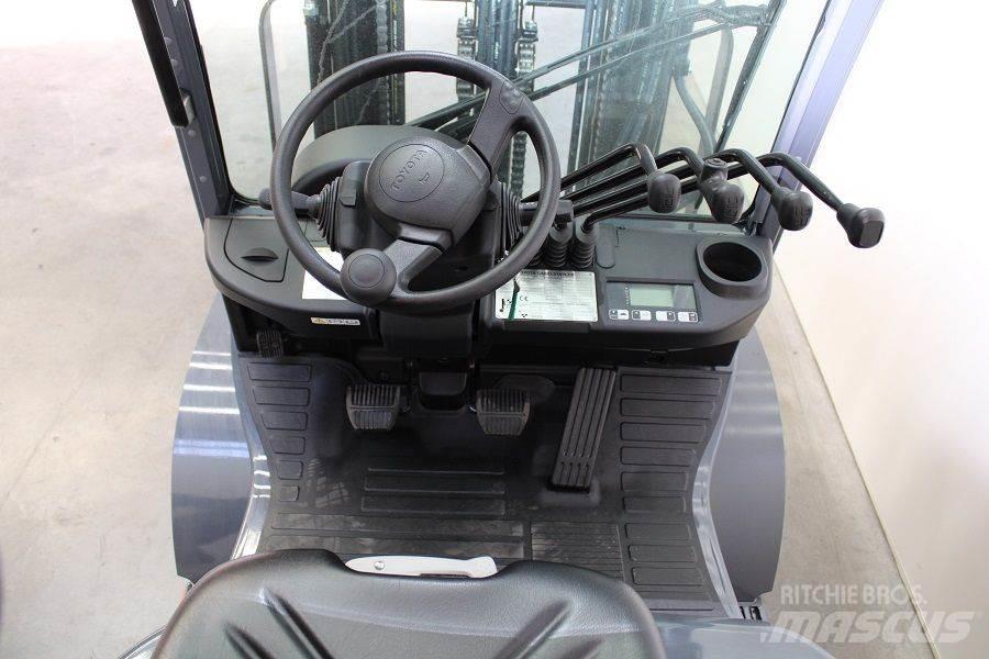 Toyota 02-8FGF25 LPGフォークリフト