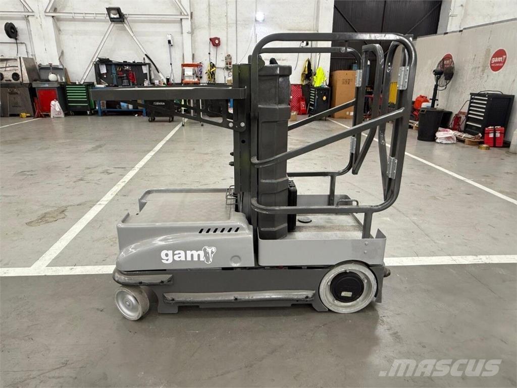 JLG 10MSP 中古 - マストクライミング作業用プラットフォーム
