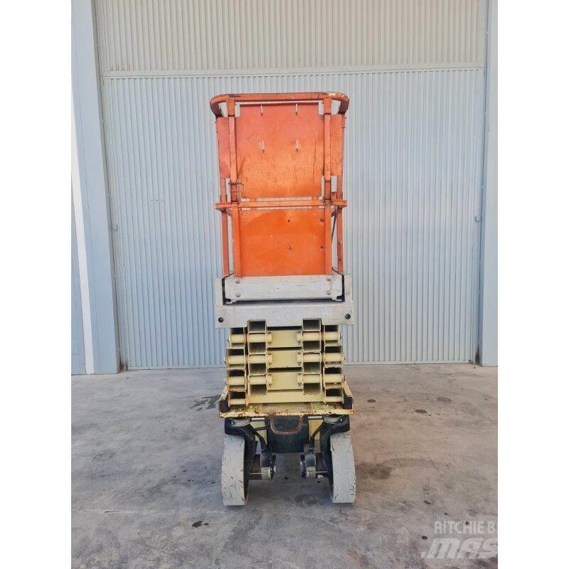 JLG 2630 ES シザースリフト
